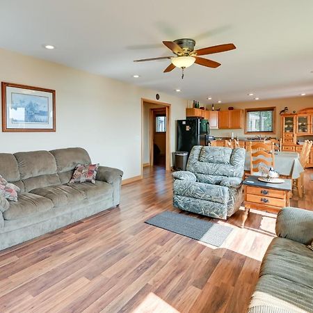 Kentucky Lake Getaway With Lookout Deck, Water View! New Concord Екстер'єр фото