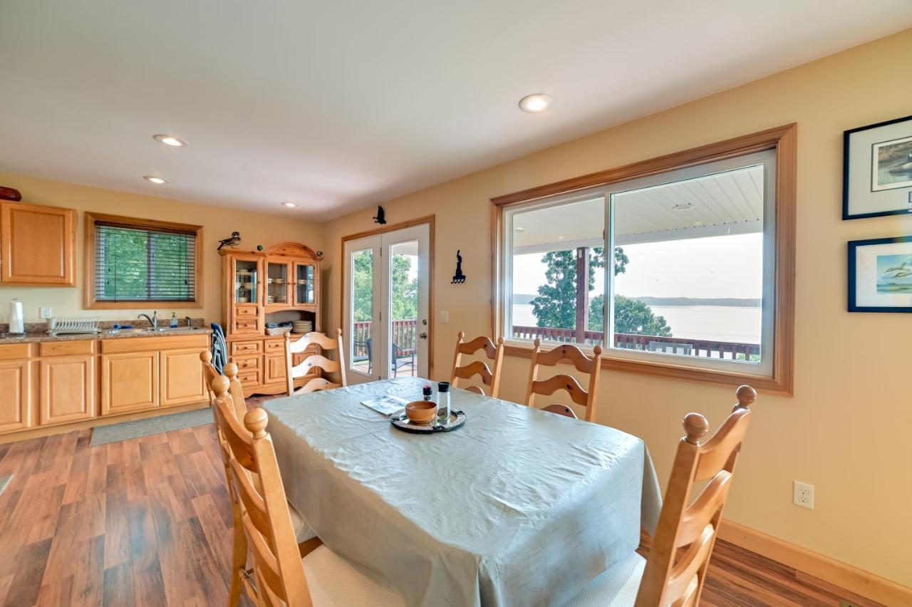 Kentucky Lake Getaway With Lookout Deck, Water View! New Concord Екстер'єр фото