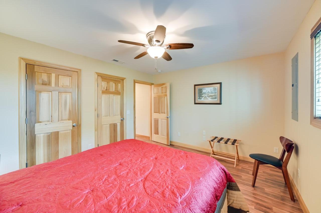 Kentucky Lake Getaway With Lookout Deck, Water View! New Concord Екстер'єр фото