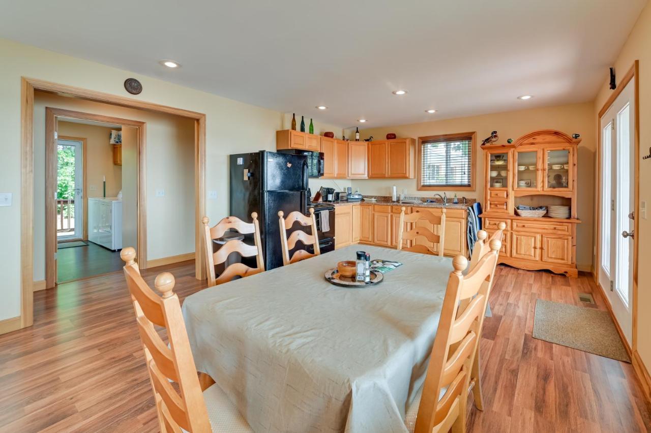 Kentucky Lake Getaway With Lookout Deck, Water View! New Concord Екстер'єр фото